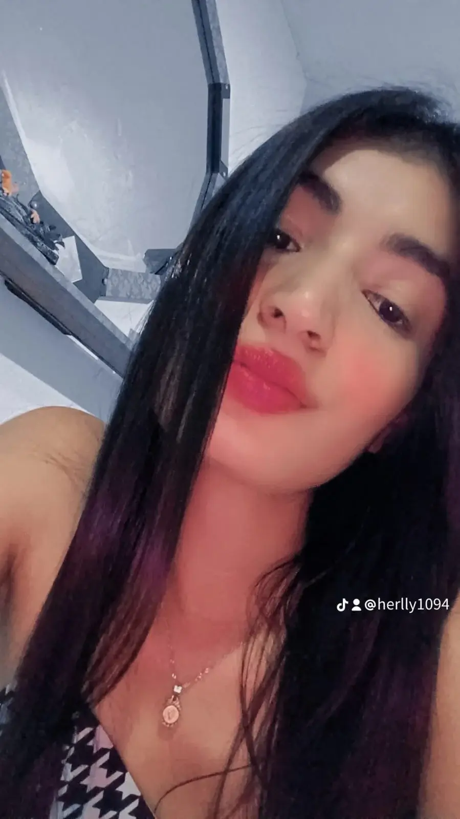 Sweet_Amanda_95