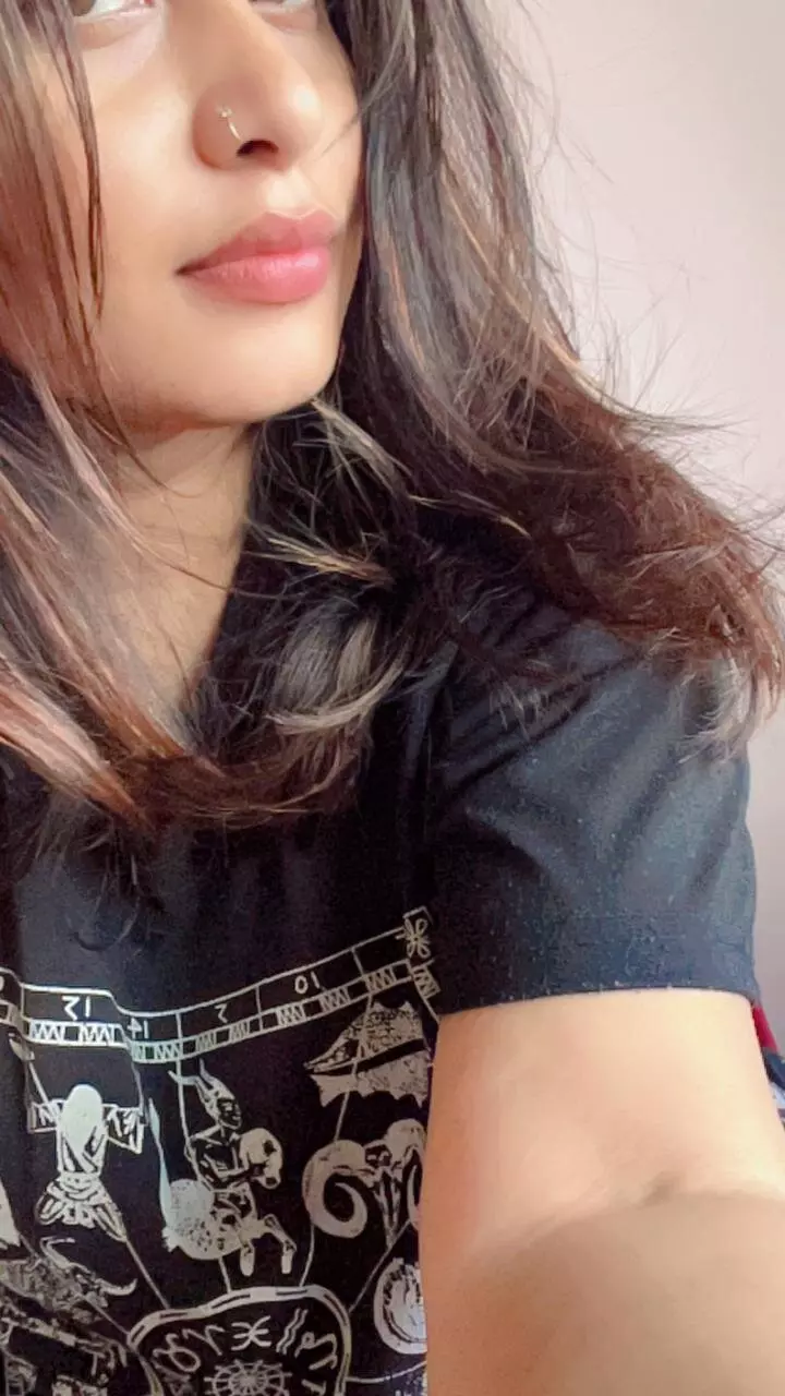 hot_naina1