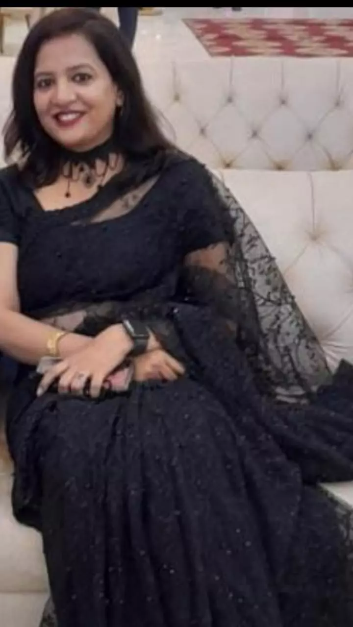 rehana_housewife