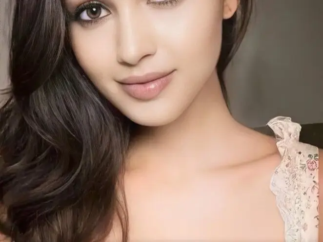 Zoya_Varma004